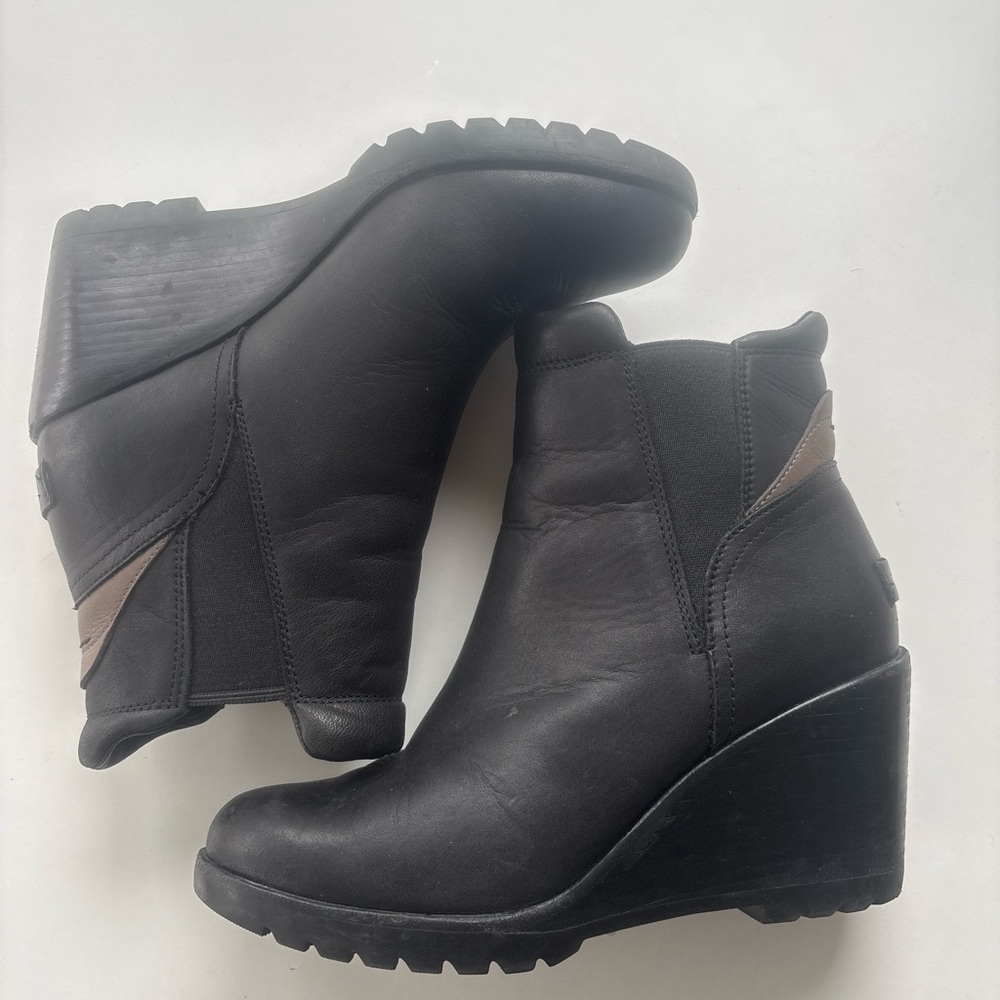 Sorel Black and Brown Wedge Boots